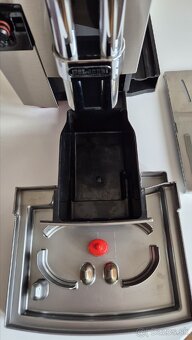 Pekný kávovar DeLonghi PrimaDonna S - 10
