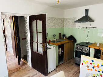 ZNÍŽENÁ CENA, ÚTULNÝ 1 podlažný rodinný dom, 646 m2, VT - 10