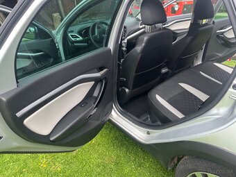 Lada Vesta sw cross - 10