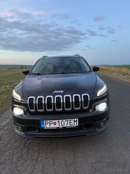 Jeep Cherokee - 10