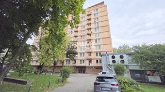 MODERNÝ 2i byt, REKONŠTRUKCIA, Račianske Mýto, Račianska uli - 10