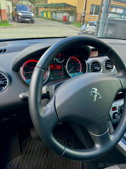 Peugeot 308sw 1,6eHDi - málo kilometrov, 7-miestne - 10