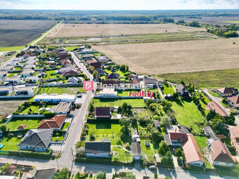 Na predaj stavebný pozemok 883 m2 so stavebným povolením - 10