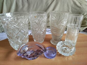 Rôzne vázy, poháriky. - 10