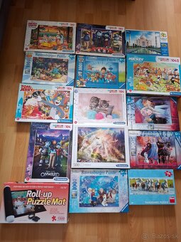 Hračky puzzle atd - 10