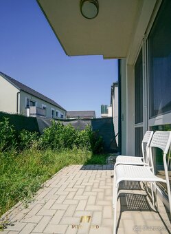 1,5 izbový zariadený byt, predzáhradka, parkovanie, RAJKA - 10