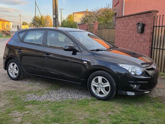 Hyundai i30 1.6 CRDi Facelift mod. 2011 Nová STK SK ŠPZ - 10