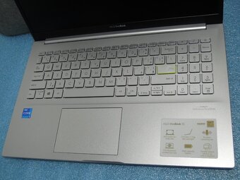 ASUS VivoBook 15.6“ 16GB 512GB Full HD Podsvit i5 IrisX - 10