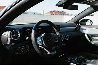 Mercedes-Benz CLA 180 Coupé AMG - 10