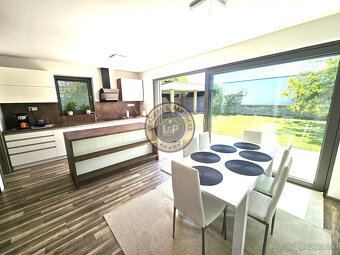 Na predaj moderný   4iz. rodinný dom v Seredi s dvojgarážou - 10