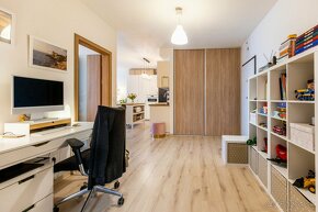 EXKLUZÍVNE Dizajnový 2-izbový byt v Rezidencii Hron s garážo - 10