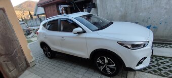 Predám SUV MG ZS 1,5 BENZÍN - 10