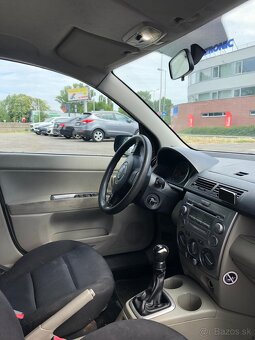 Mazda 2 - 10