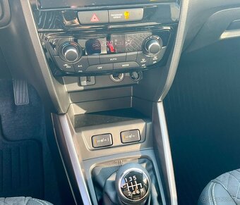 Suzuki Vitara 2WD Elegance, Predvádzacie vozidlo 2025 - 10