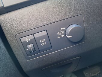 KIA SORENTO 2,5CRDI 4X4 AUTOMAT KLÍMA ŤAŽNÉ 3,5T - 10