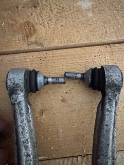 🛞 Predám ramená + tyčky stabilizátora Tesla Model S (P100D - 10