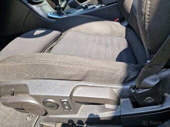 Opel Insignia ST - 10