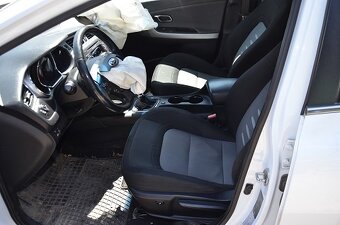 Kia Ceed sporty wagon 1.4 CVVT, 73 kW, M6, havarovaná - 10