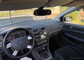 Ford Focus 1,6i Ghia Tažné Klima benzín manuál 74 kw - 10