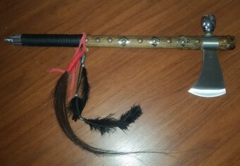 Kalumet, tomahawk, dýmka míru, indian, retro - 10