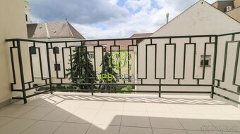 DVA VEĽKÉ BALKÓNY, TEHLA, VÝŤAH Slnečný, tichý, priestrann - 10