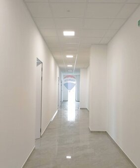 REZERVOVANÉ Kancelársky priestor 78m2 s parkovaním v Trnave - 10