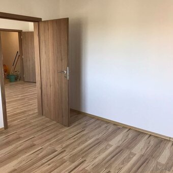 Ponúkame na prenájom 2-izbový byt - 10