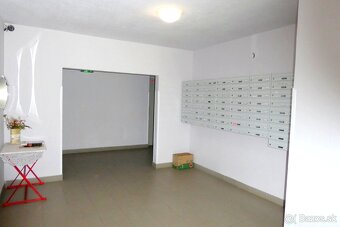 Na predaj veľkometrážny 3 izbový byt s balkónom - 10