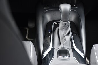 Toyota Corolla Combi TS 1.8 HYBRID e-CVT SR 2021 DPH - 10