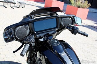 Harley Davidson street glide - 10