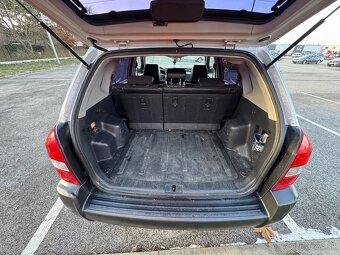 Hyundai tucson  2.0 crdi - 10