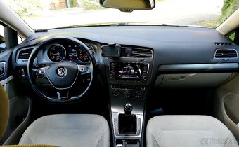 Volkswagen Golf - 10
