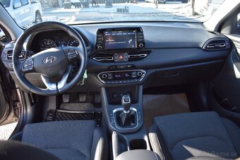 Hyundai i30 1.5 T-GDi mHEV iMT Style - 10