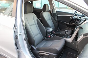 Hyundai i30 CW 1.6 CRDi 16V DOHC - 10