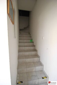 REB.sk ponúka na predaj administratívnu budovu s bytom v cen - 10