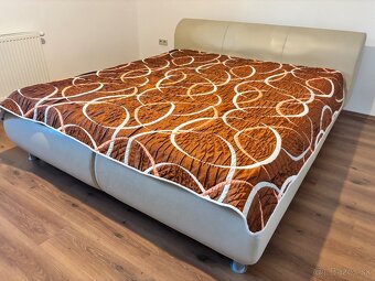 Manželská posteľ - 10