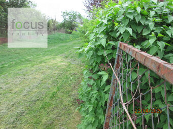 Predám väčšiu záhradku 585 m2 - oplotené, privát vchod - 10