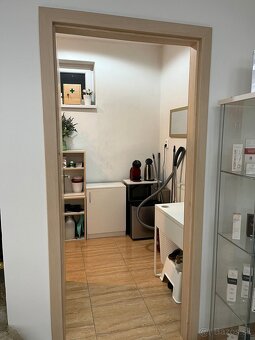 NA PRENÁJOM: Obchodný priestor s výmerou 52m2 v centre mesta - 10