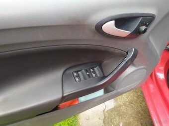 Predám Seat Ibiza ST 1,2 benzín - 10