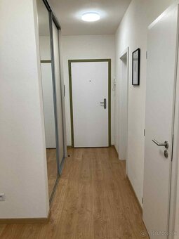 Prenájom 2 izbového bytu s parkovaním, ul. Odevná - 10