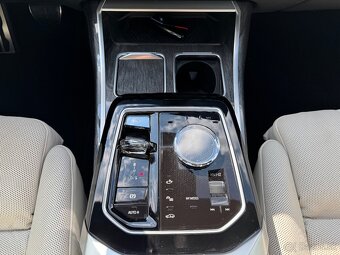 BMW M760e xDrive I.majitel CZ v záruce od výrobce - 10