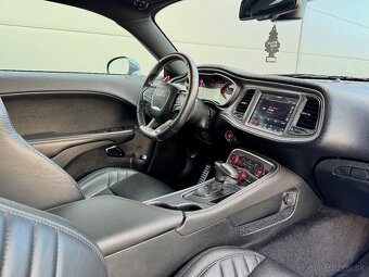 Dodge Challenger SRT Hellcat 6.2 V8 – 717 P - 10