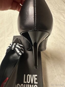 Kožené lodičky s mašľou zn. Love Moschino originál - 10