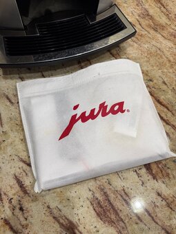 Automatický kávovar JURA E6 - 10