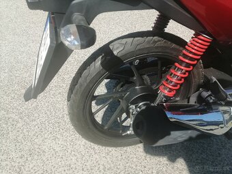 Honda CB 125F - 10