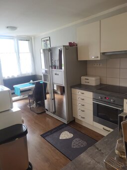 Predám 4izbovy prerobený, zariadený a klimatizovaný - 10