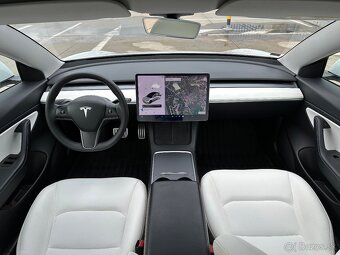 Tesla Model 3 - 10