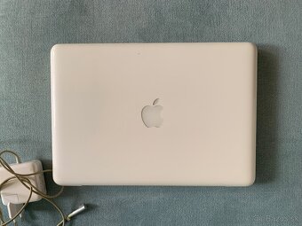 Macbook 2010 biely 16gb - 10