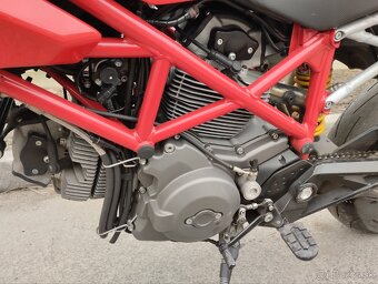 Predám DUCATI 796 HYPERMOTARD v tp 35 kW - 10