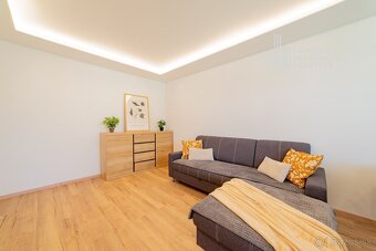SRA I 3-izbový byt s veľkorysou výmerou po nadštandardnej re - 10